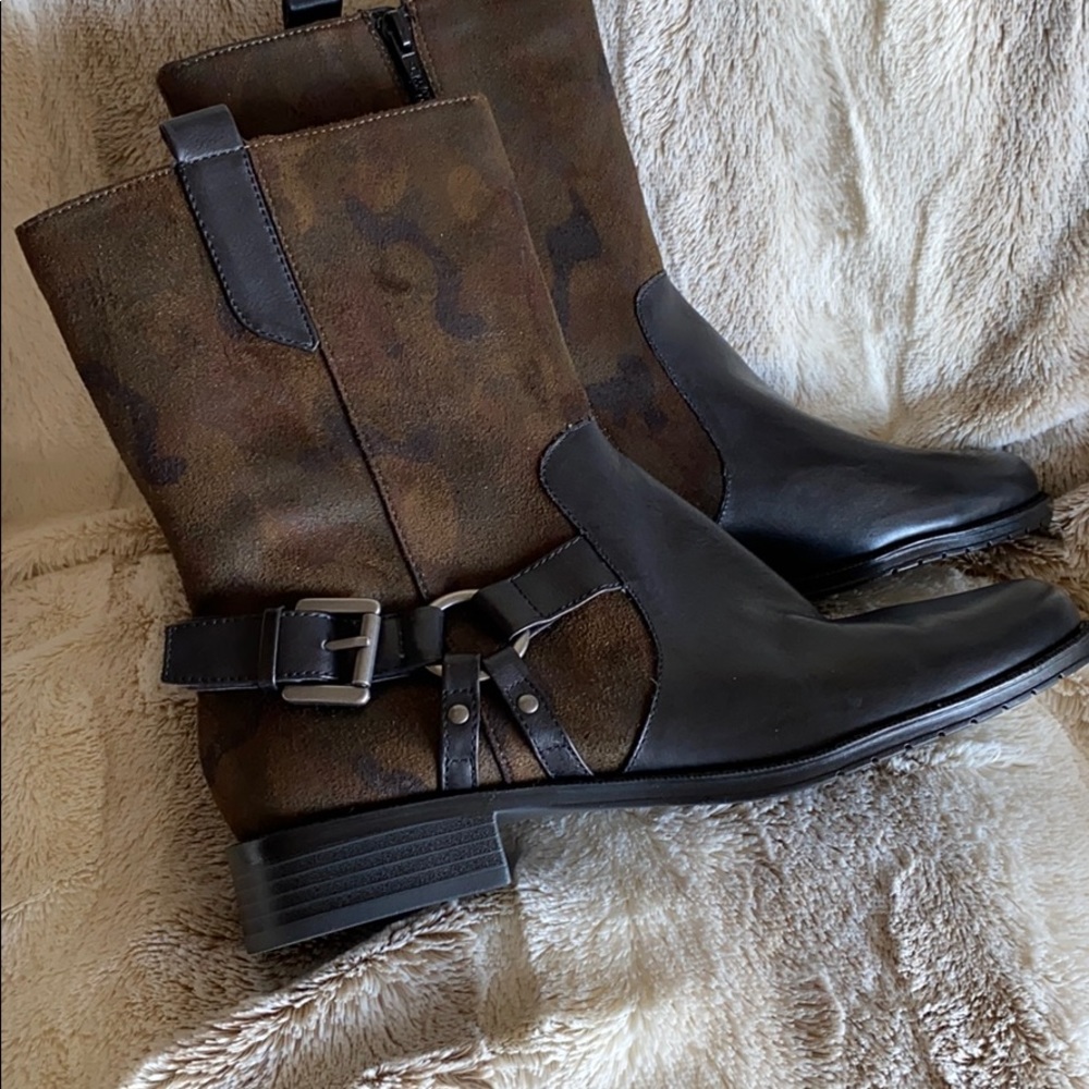 BRAND NEW moto style aerosoles  camouflage boot